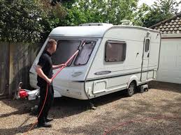 schoonmaken caravan